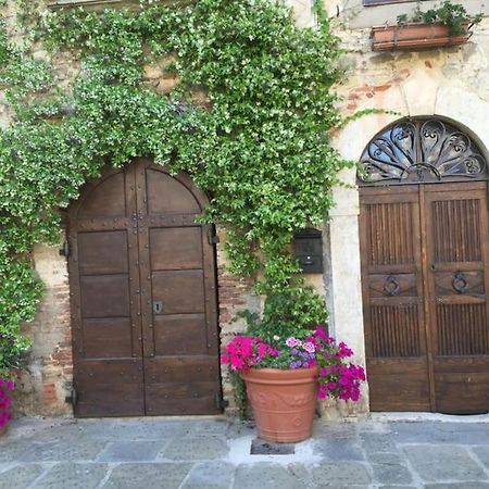 Zauber Im Turm - In Einem Der Schoensten Doerfer Montemerano Exterior foto