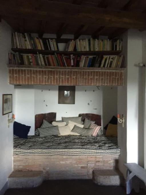 Zauber Im Turm - In Einem Der Schoensten Doerfer Montemerano Exterior foto