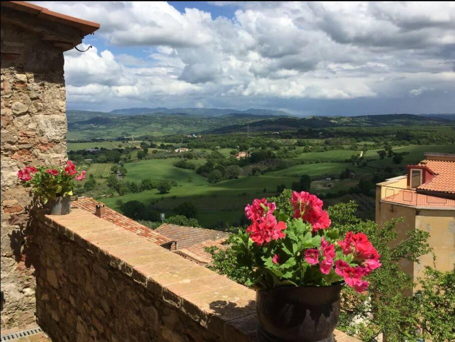 Zauber Im Turm - In Einem Der Schoensten Doerfer Montemerano Exterior foto